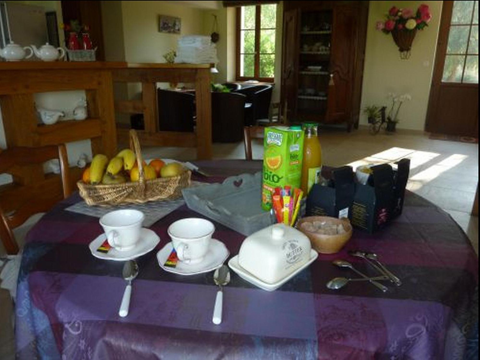 Chambres D'Hotes De La Junchere Saint-Hilaire-de-Court ภายนอก รูปภาพ