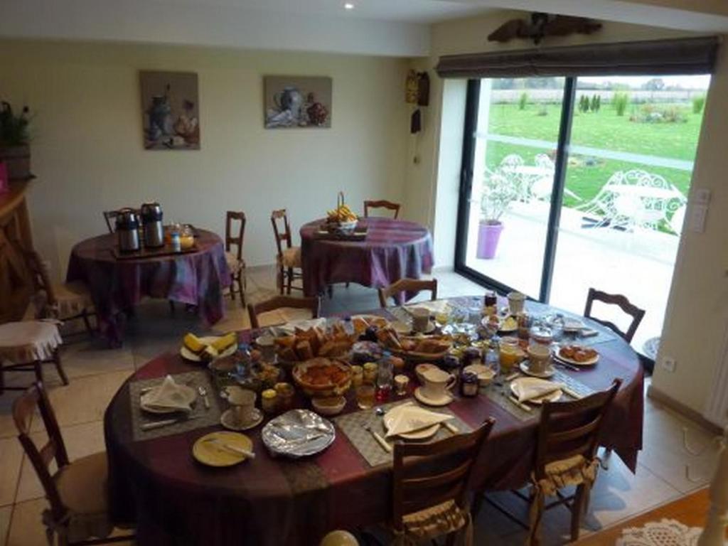 Chambres D'Hotes De La Junchere Saint-Hilaire-de-Court ภายนอก รูปภาพ